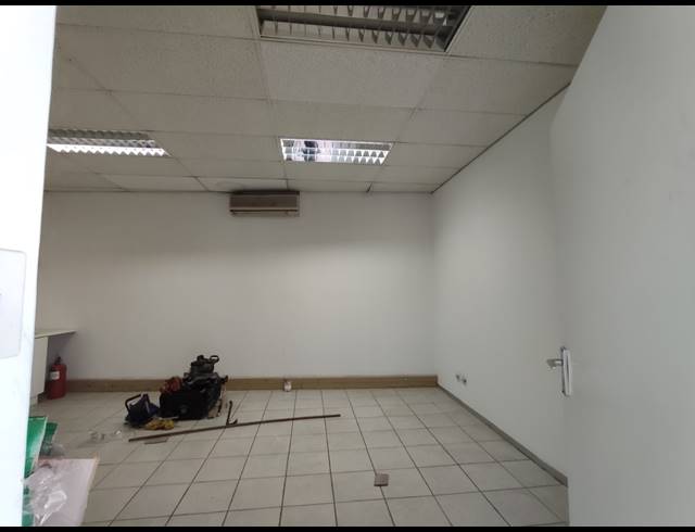 300M² OFFICE TO LET IN MAITLAND